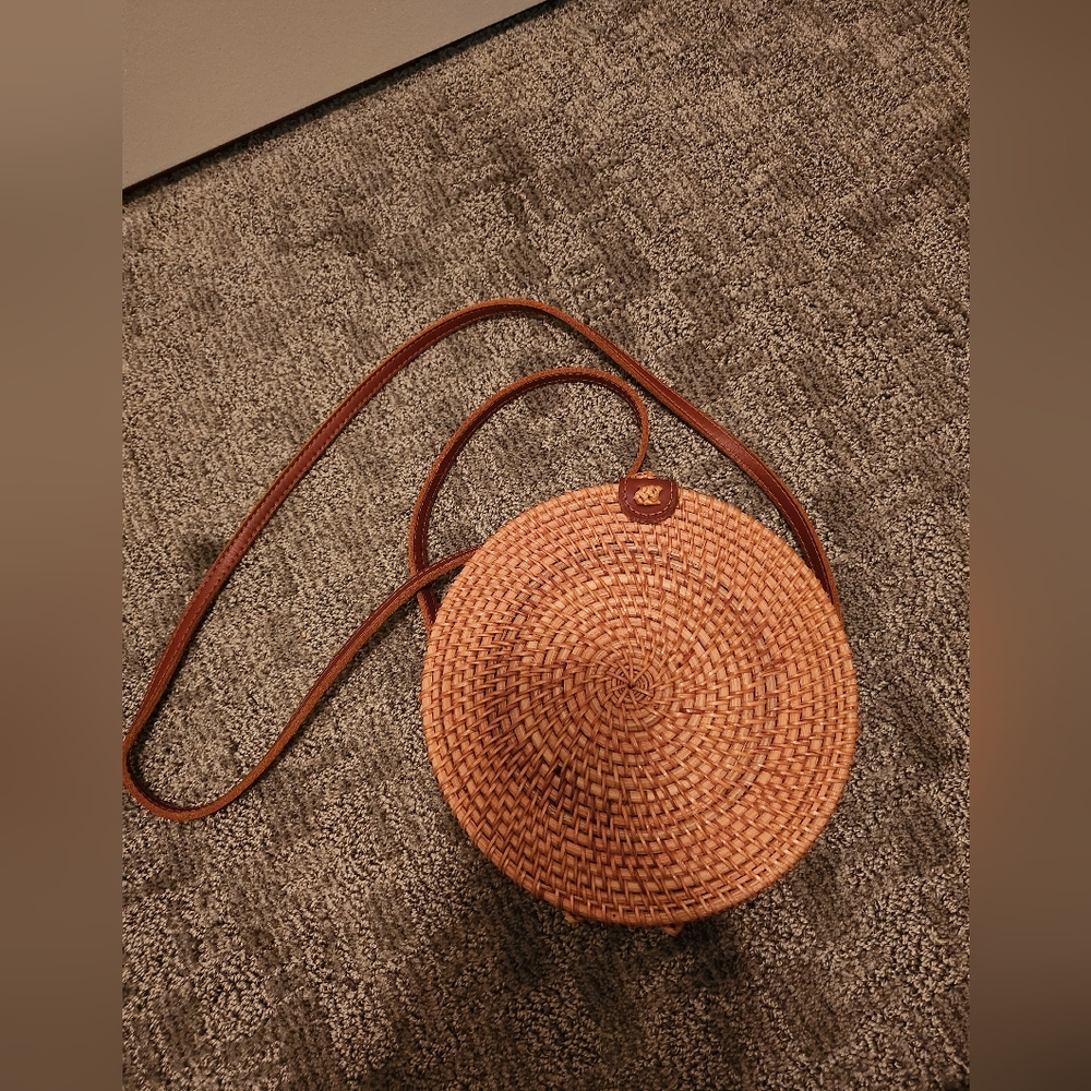 Super cute summer crossbody bag!